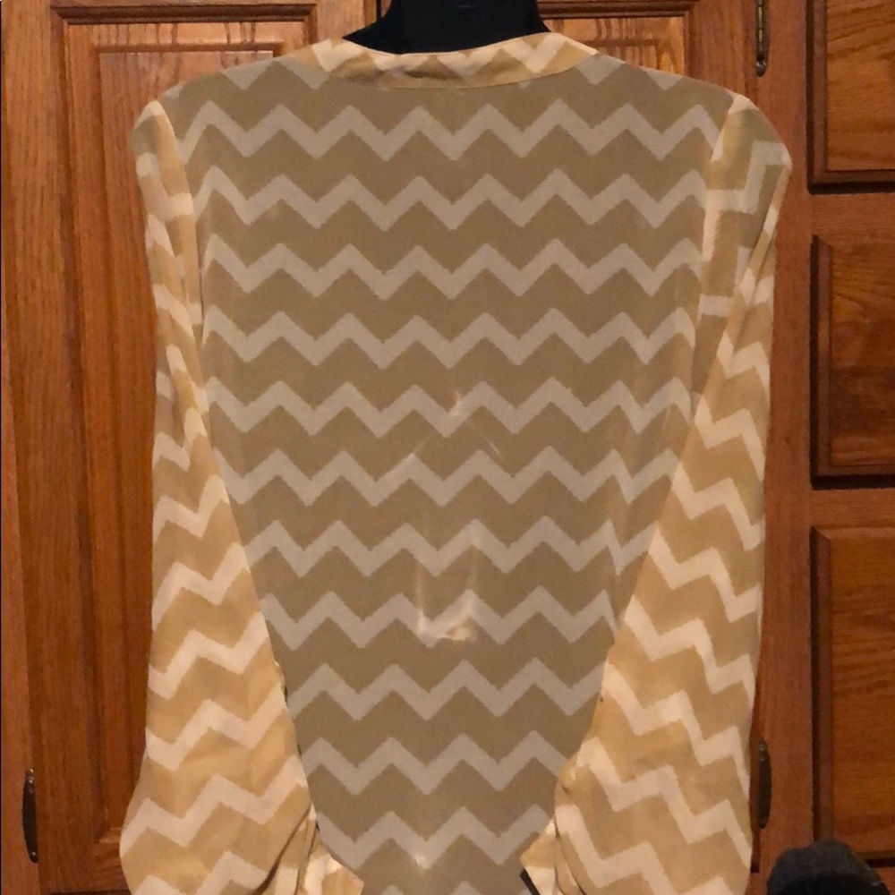 Tan blouse - Picture 2 of 2